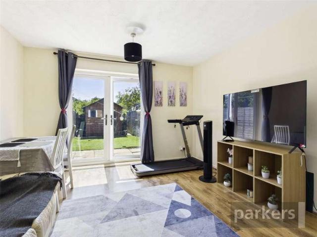 2 bed house for sale