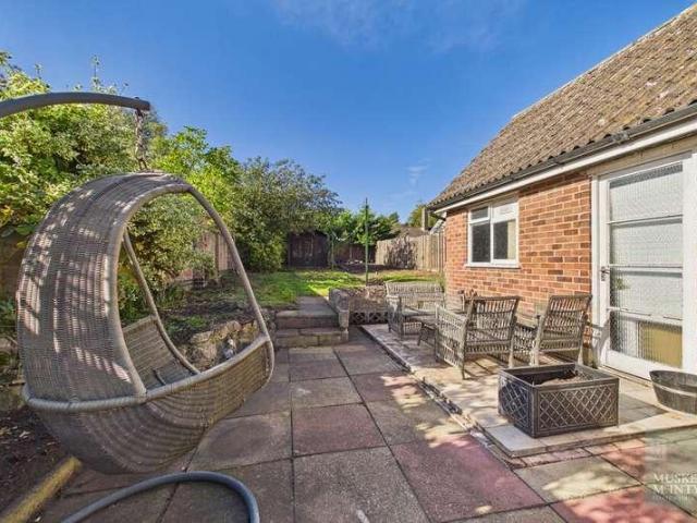 2 bed house for sale