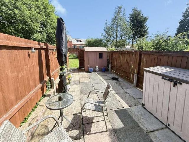 2 bed house for sale