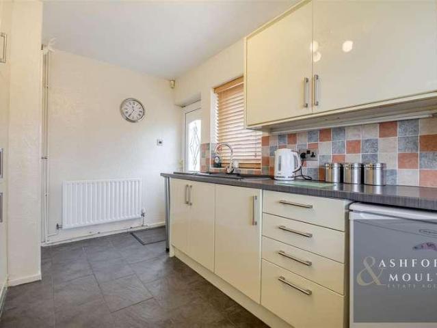 2 bed house for sale