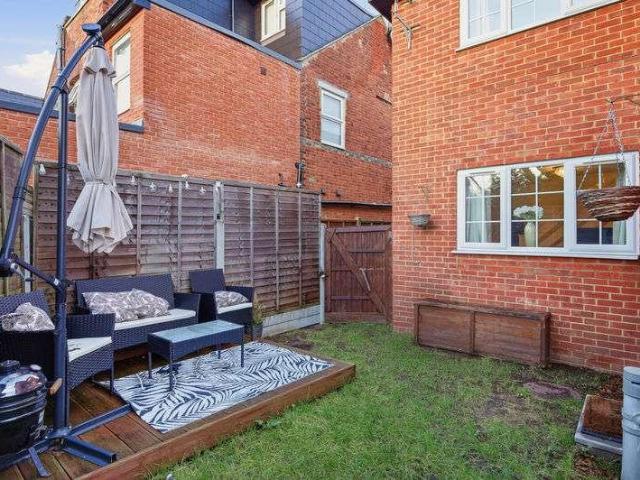 2 bed house for sale