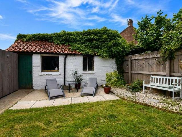 2 bed house for sale