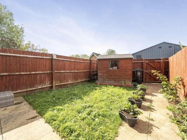 2 bed house for sale