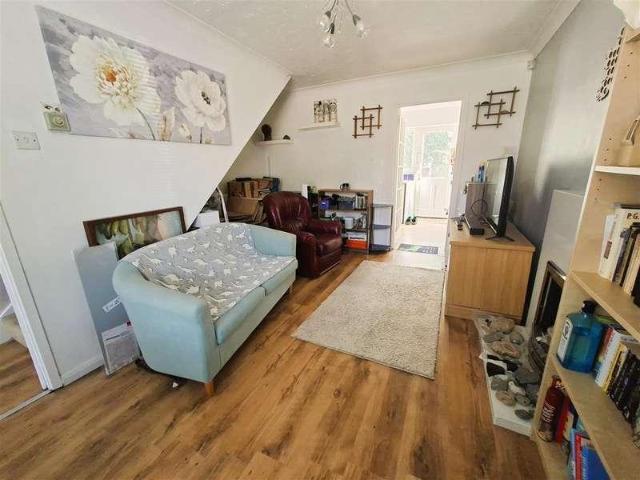 2 bed house for sale