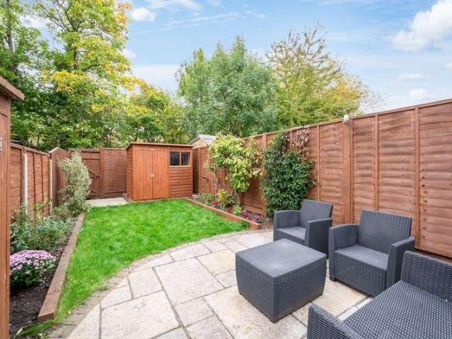 2 bed house for sale