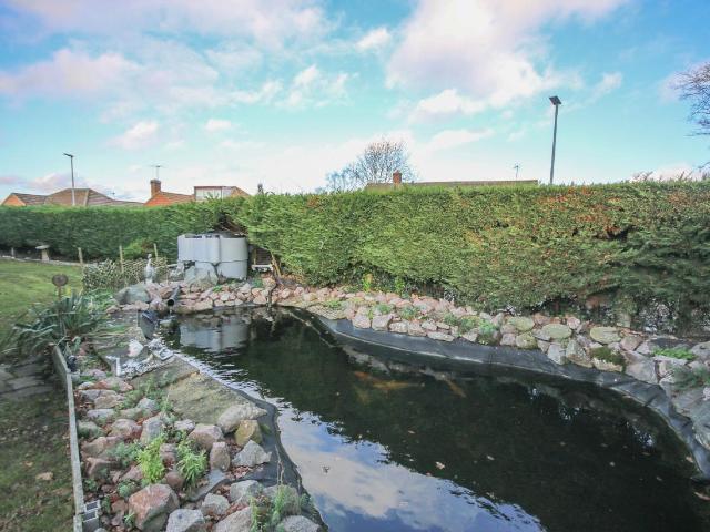 2 bed house for sale