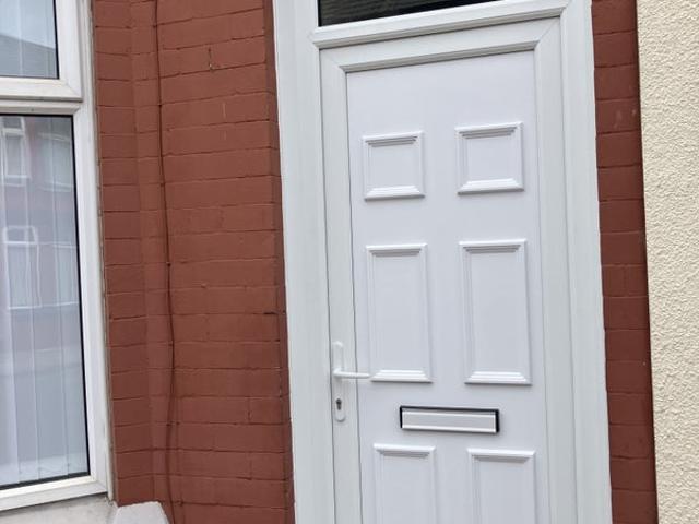 2 Bed house for rent. Full interior refurbishment