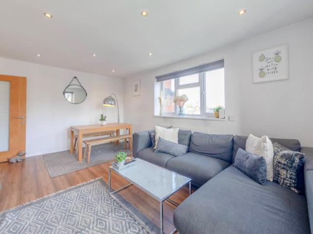 2 Bed in the heart of Hoxton/Shoreditch Has an Apartment