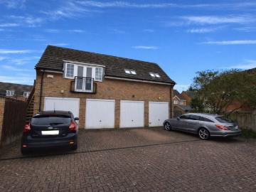 2 bed Link Detached To Let