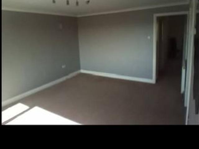 2 Bed Maisonette, Porlock Drive, LU2