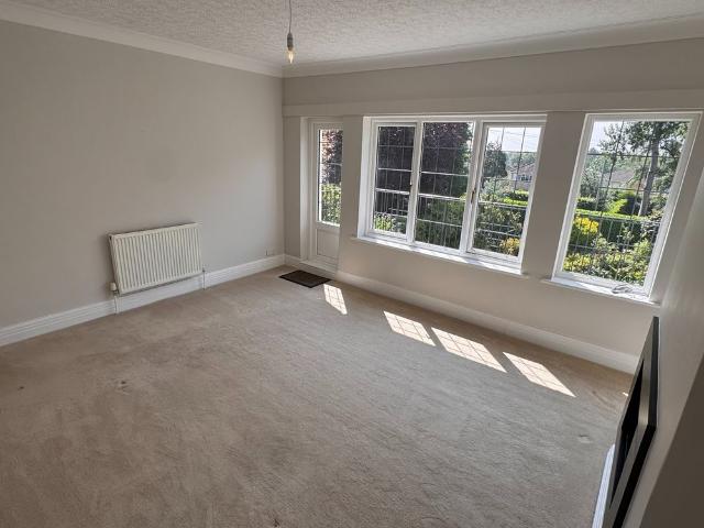 2 Bed Maisonette, St Helens Lane, LS16