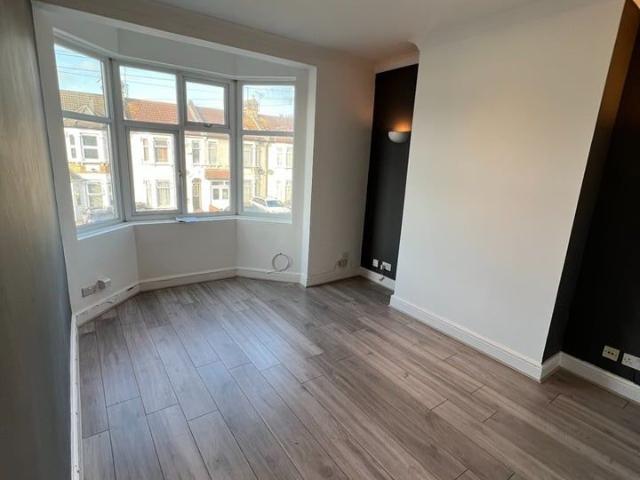 2 Bed Maisonette, Thorold Road, IG1