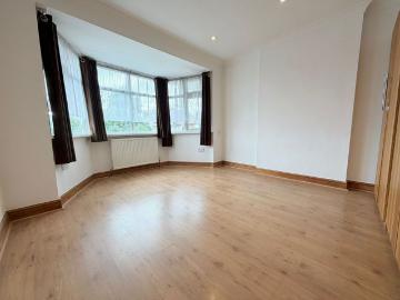 2 bed Maisonette To Let