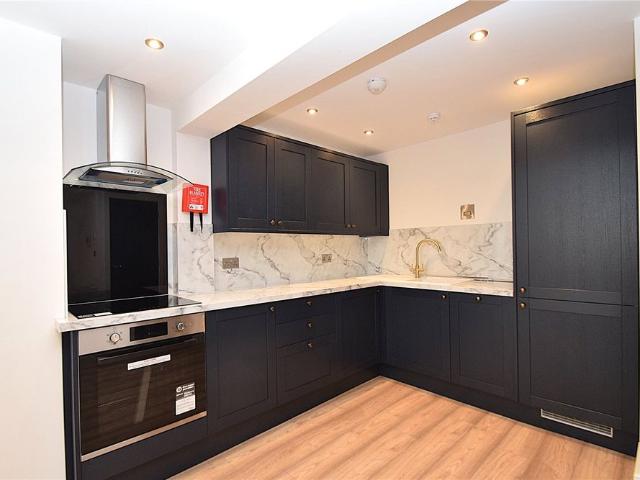 2 bed maisonette to rent in North Marine Road, Scarborough, North Yorkshire, YO12