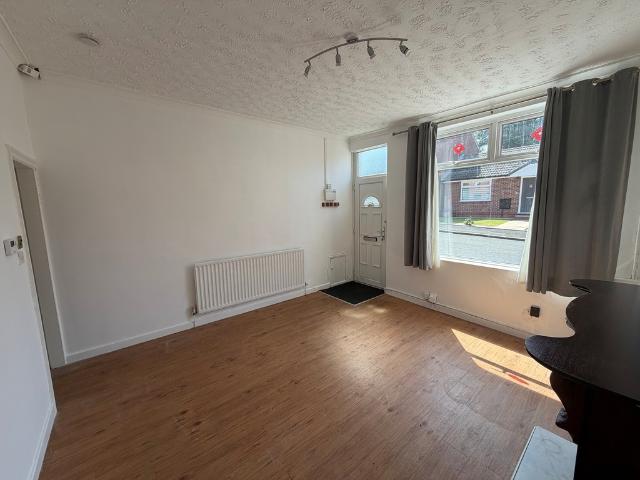 2 Bed Mid Terraced House for rent
