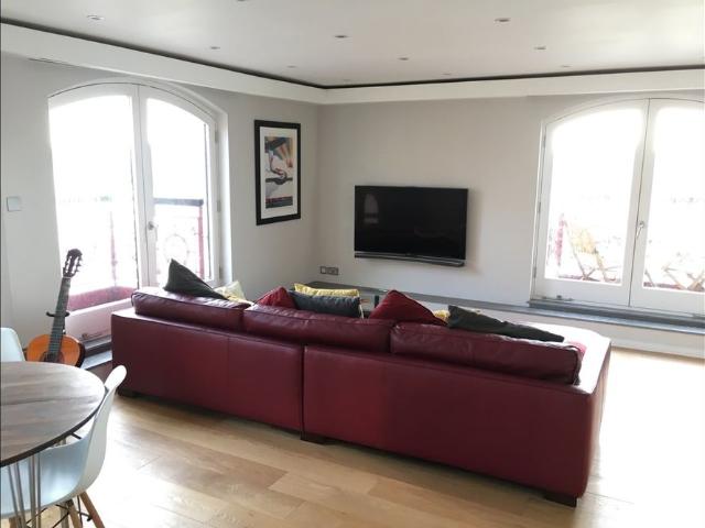 2 Bed Penthouse, Trafalgar Court, E1W