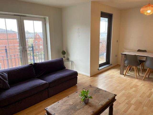 2 Bed Penthouse, Upper Headingley, LS16