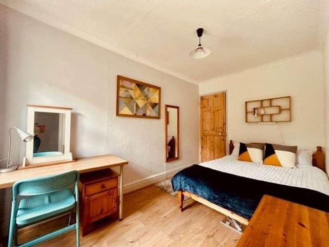 2 bed property to rent