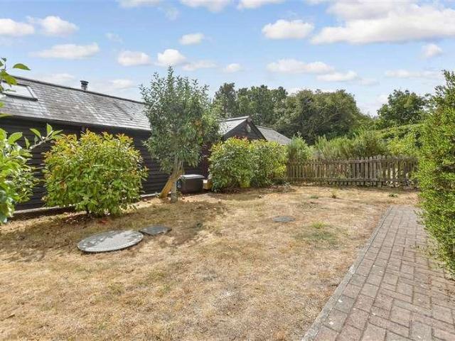 2 bed house for sale