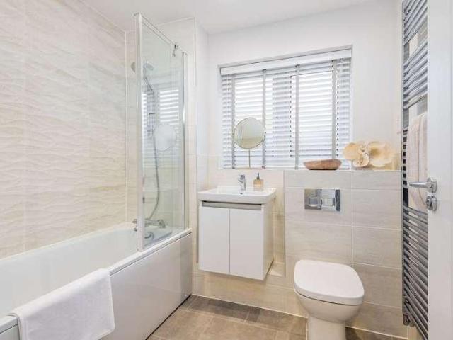 2 bed house for sale