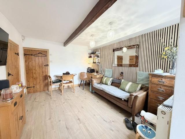 2 bed house for sale