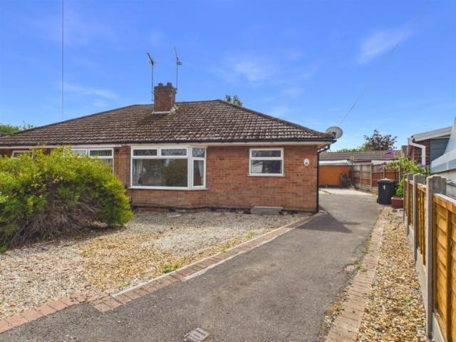 2 BED Semi detached bungalow To rent