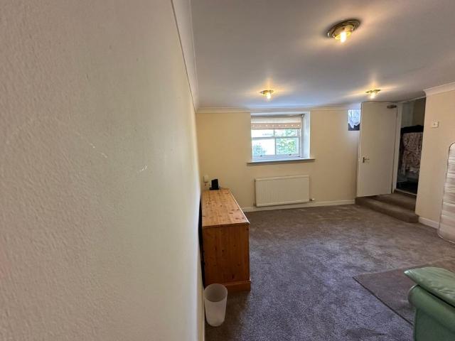 2 Bed Semi Detached House, Mirrlees Lane, G12