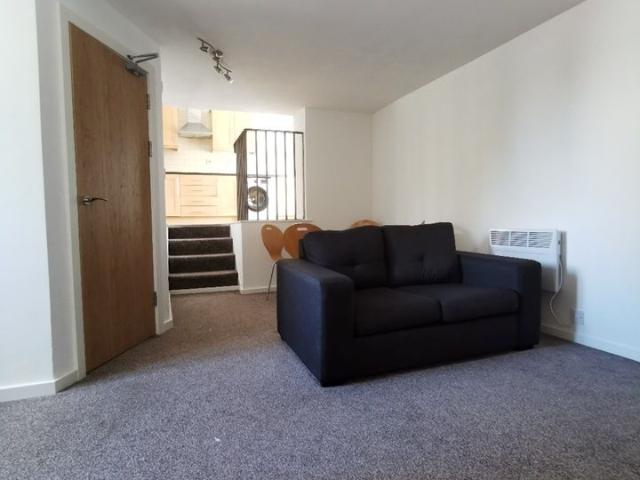 2 Bed Semi Detached House, Carr Mills, LS7