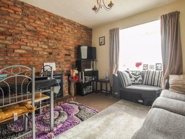2 Bed Semi Detached House, Dorrington Close, LU3