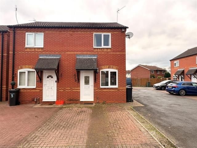 2 Bed Semi detached house For Rent