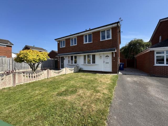 2 Bed Semi detached house For Rent