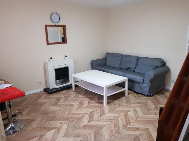 2 Bed Semi Detached House, Gardner St, M12
