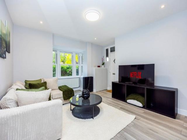 2 Bed Semi Detached House, Henchman St, W12