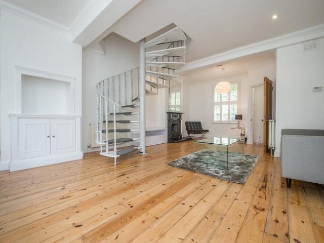 2 Bed Semi Detached House, Strand On The Green, W4