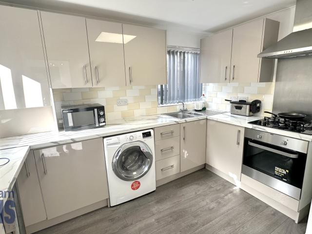 2 Bed Semi Detached House Scott Road Sheffield S4 7BE Hallam Hills Ltd