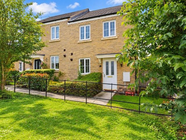2 bed Semi Detached House To Let