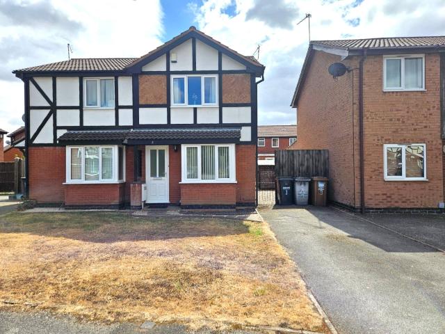 2 bed semi detached house to rent in Tudor Close, Colwick, Nottingham, Nottinghamshire, NG4 £895 per month