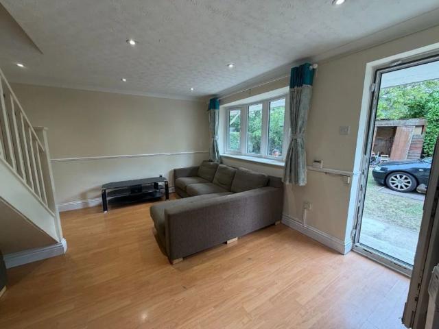 2 bed semi detached house to rent in Turnberry Court, Watford, WD19