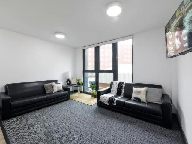 2 Bed Studio