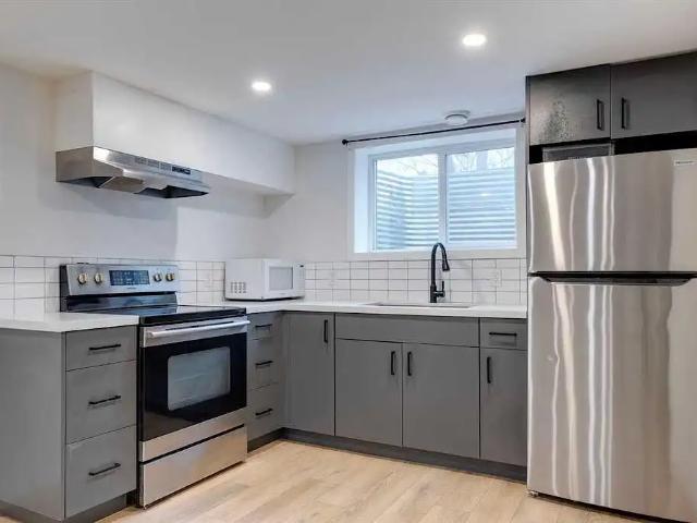 2 bed suite available immediately inner city Thorncliffe