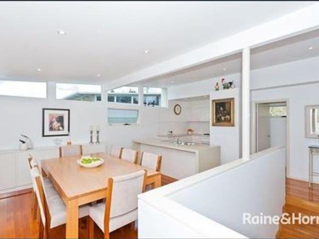 2 Bedroom/2 Storey Townhouse Great Location!