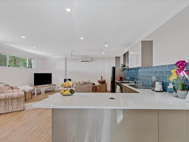 2 bedroom, 110 square metres unit on acreage