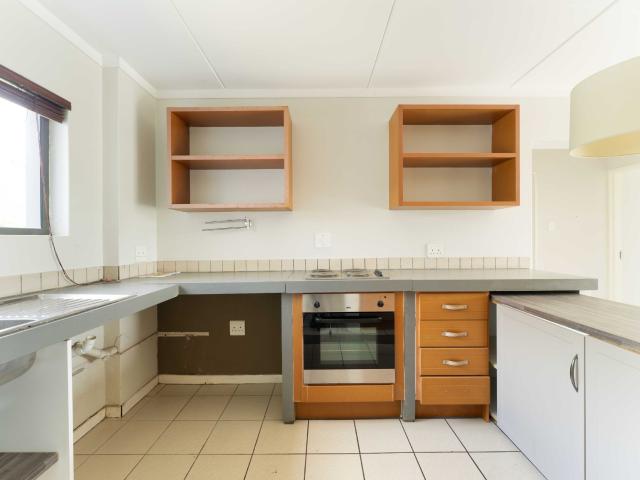 2 Bedroom 1 bath Apartment with Lock Up Garage for rent