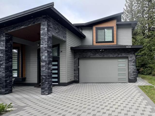 2 bedroom 1 bath Basement Suite in Fraser Heights