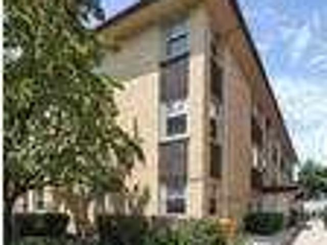 2 Bedroom 1 Bath In Chicago Illinois 60630
