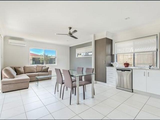 2 bedroom 1 bathroom Unit avaible at Saint Anthony Dr