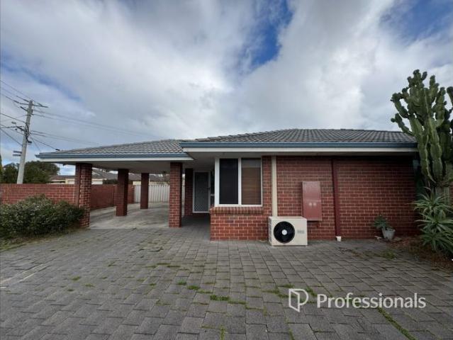 2 Bedroom, 1 Bathroom Unit Close to Everything!