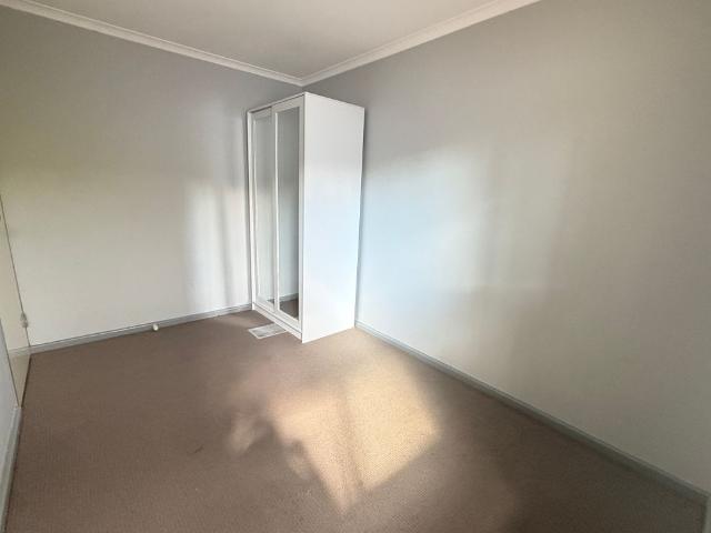 2 Bedroom 1 Bathroom Unit Close to Town