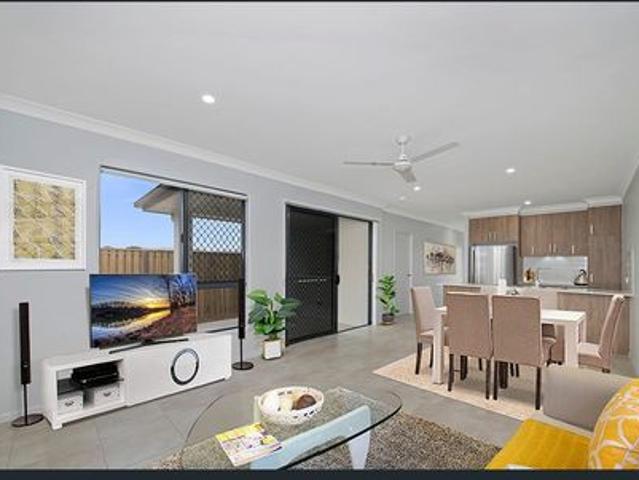 2 Bedroom 1 Bathroom Unit in Oonoonba