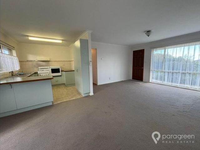 2 BEDROOM 1 BATHROOM UNIT IN TOORA